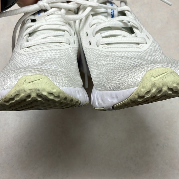 Nike Revolution Sneakers - Picture 4 of 8